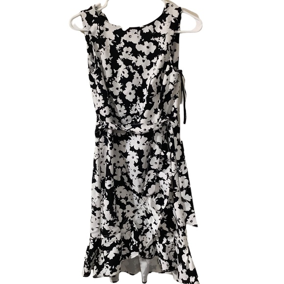 NWT CALVIN KLEIN PRINTED SCUBA CREPE SIDE ruffle dress. Black and white.… - Picture 6 of 12